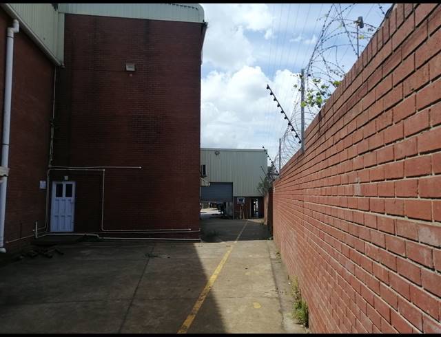 3,663M² FACTORY TO LET IN NEW GERMANY